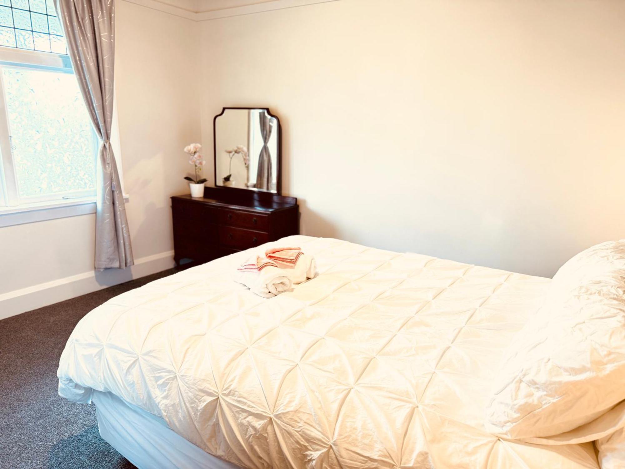 298 Home Christchurch Extérieur photo