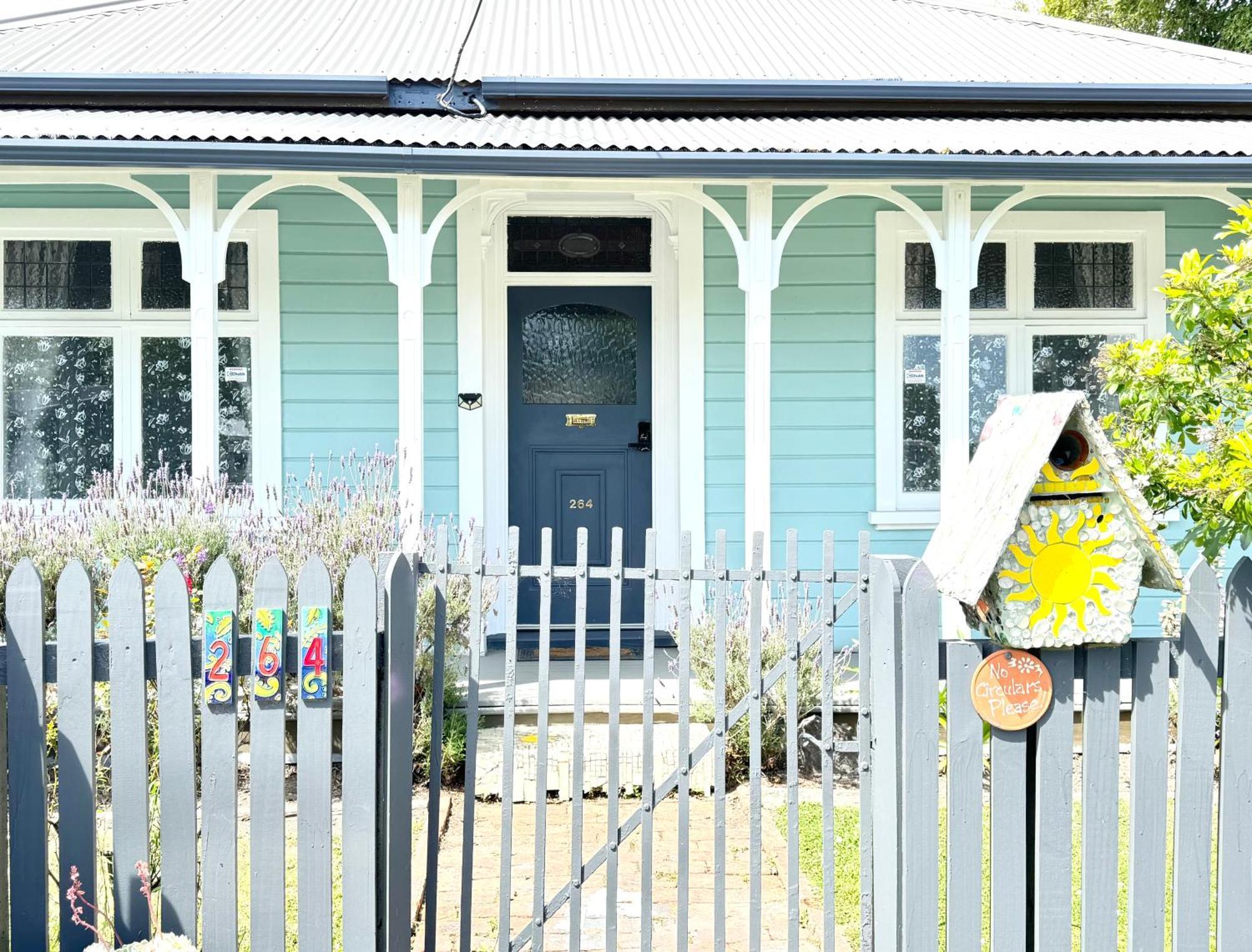 298 Home Christchurch Extérieur photo