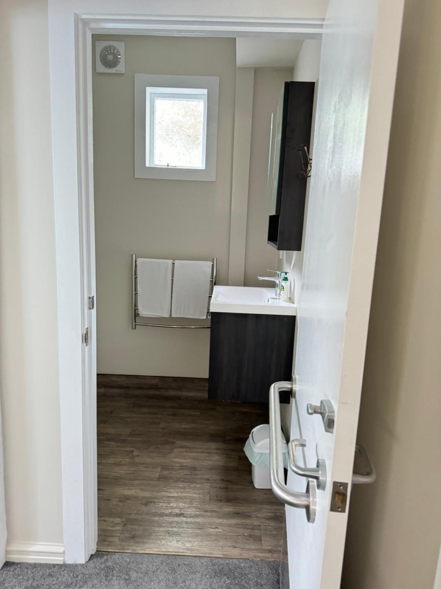 298 Home Christchurch Extérieur photo